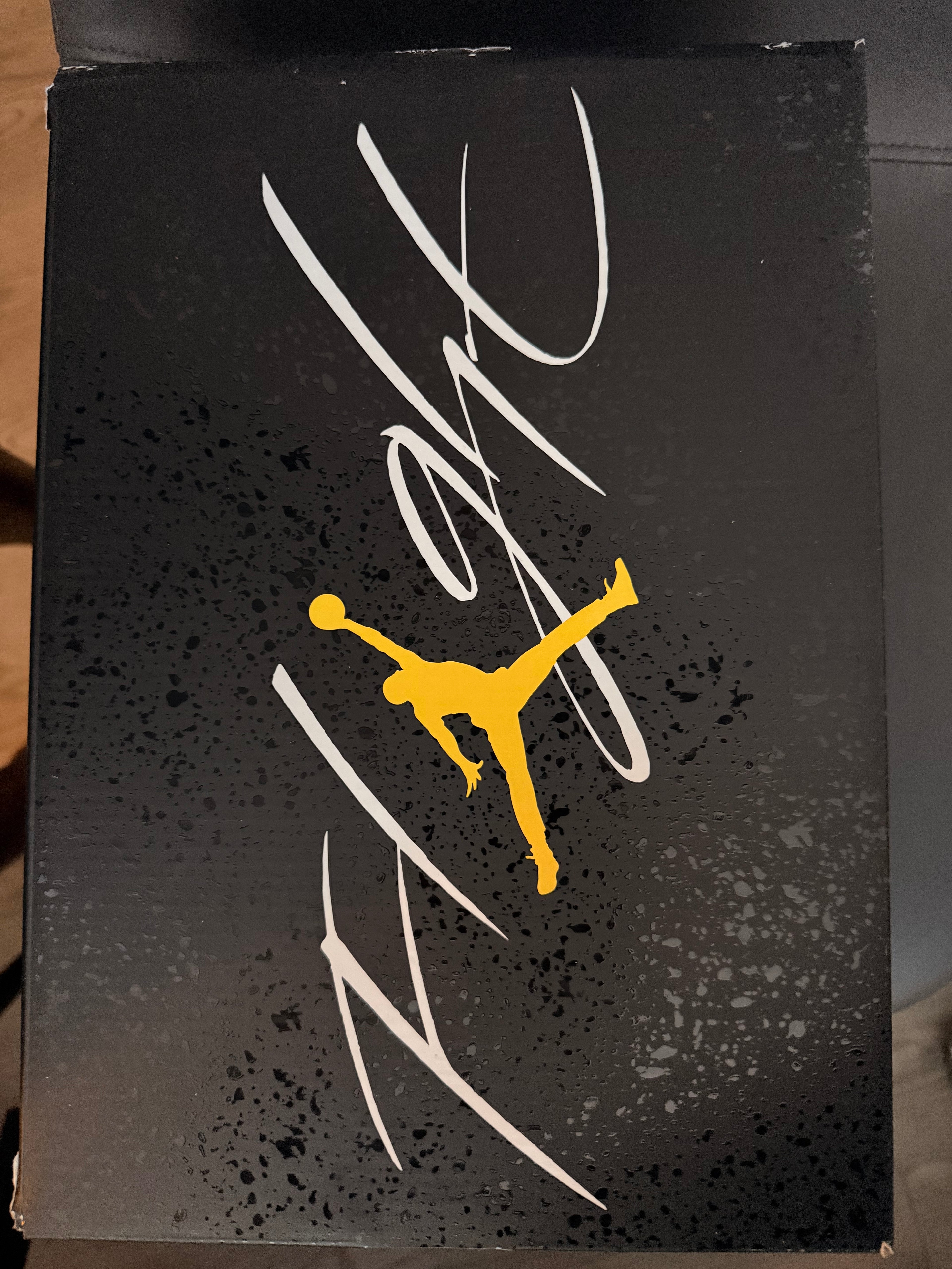 Air Jordan 4 Retro "Lightning"